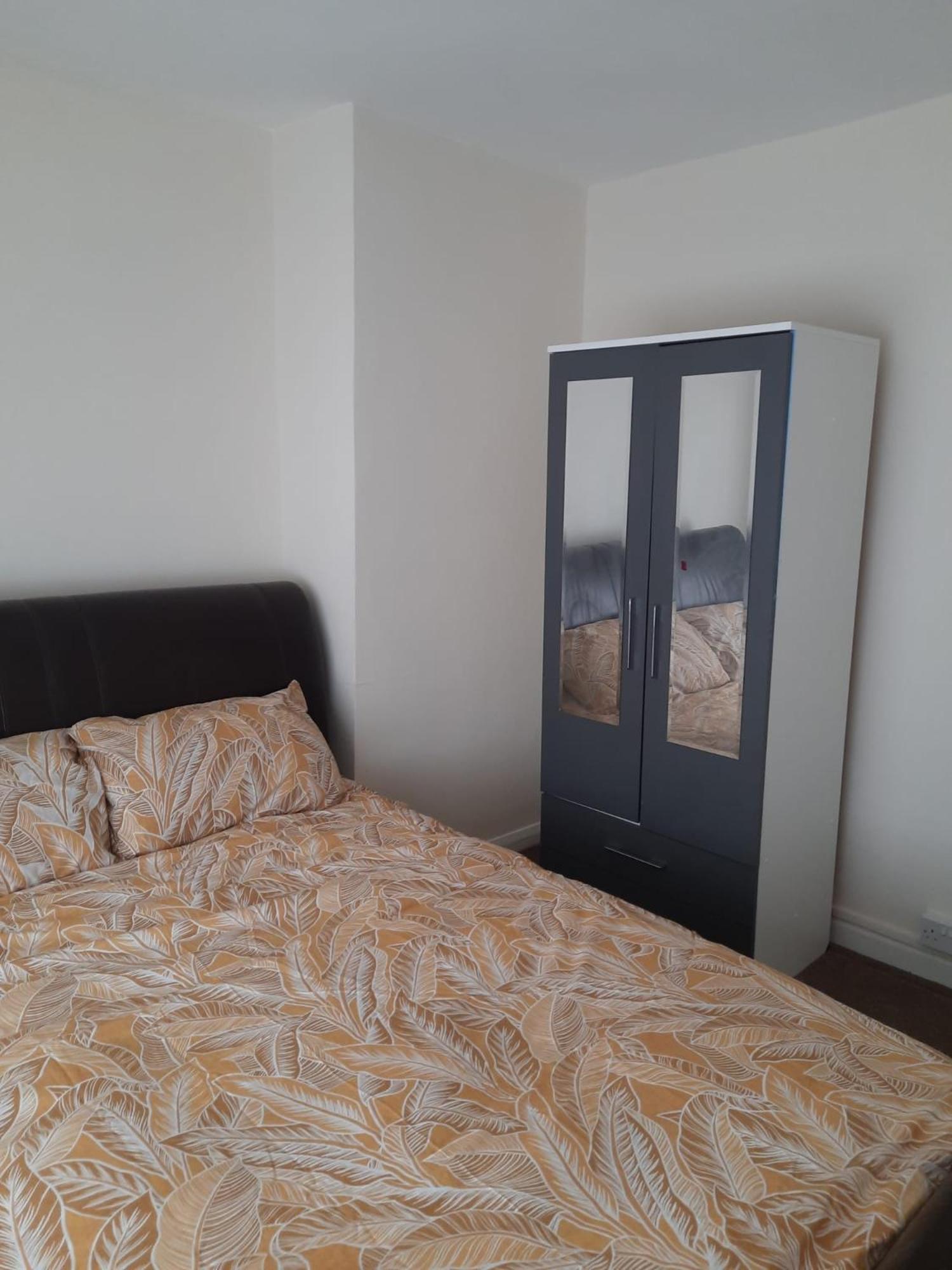 Entire Three Bedroom House In برمنغهام المظهر الخارجي الصورة