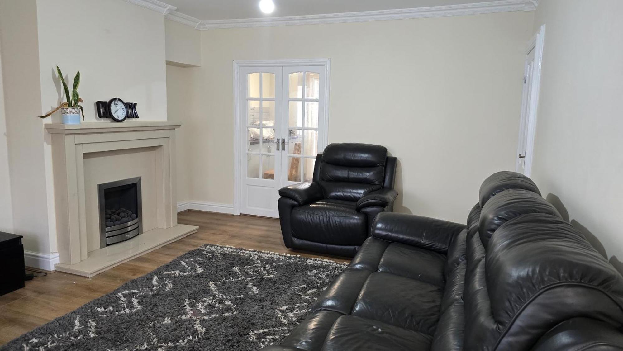 Entire Three Bedroom House In برمنغهام المظهر الخارجي الصورة