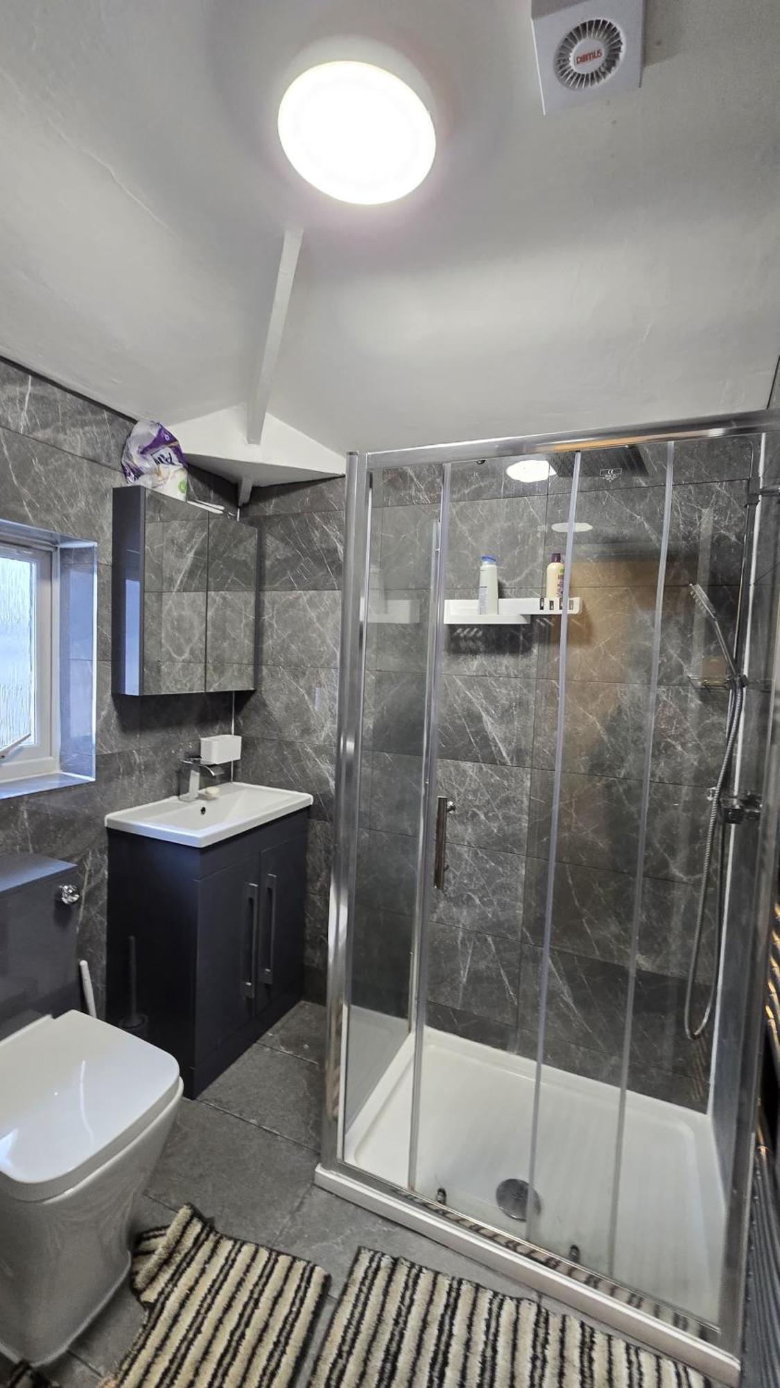 Entire Three Bedroom House In برمنغهام المظهر الخارجي الصورة