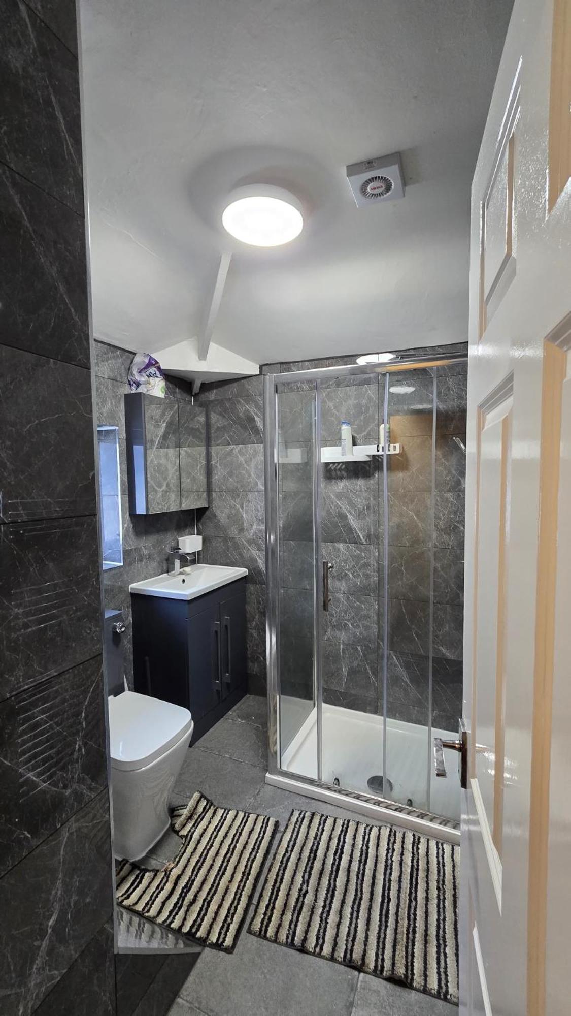 Entire Three Bedroom House In برمنغهام المظهر الخارجي الصورة